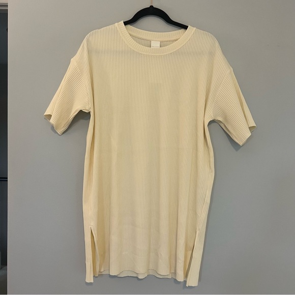 Ribbed T-shirt - Picture 3 of 10